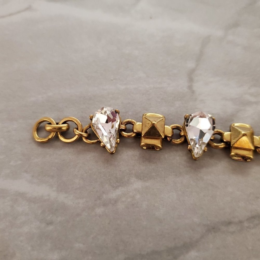 ✨ J.Crew Rhinestone Crystal Pyramid Distressed Antique Teardrop Bracelet ✨ - Picture 2 of 16